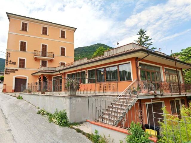 Locale Commerciale in vendita a Baruccio, Sassoferrato