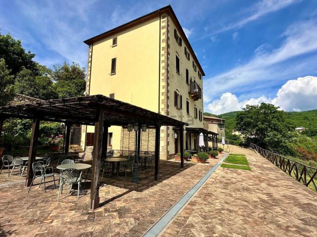 Locale Commerciale in vendita a Roccatederighi, Roccastrada