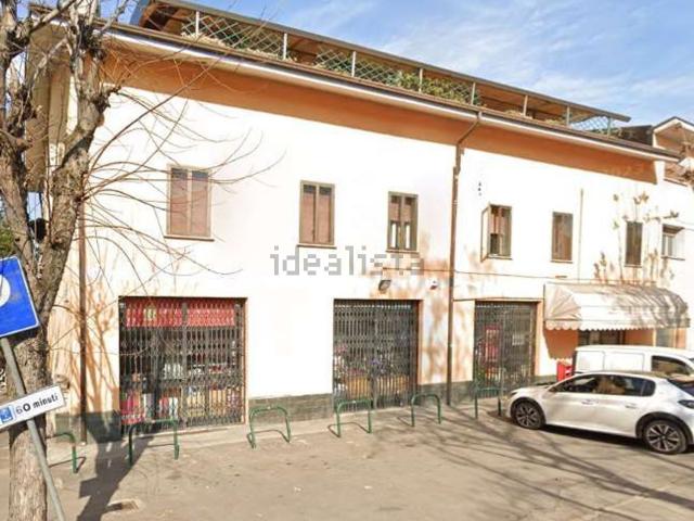 Locale Commerciale in vendita a Santa Croce, Re