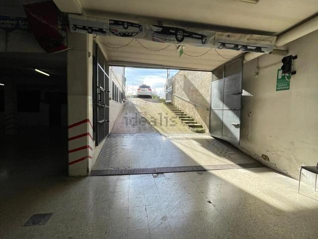 Locale Commerciale in vendita a Puglia, Bari