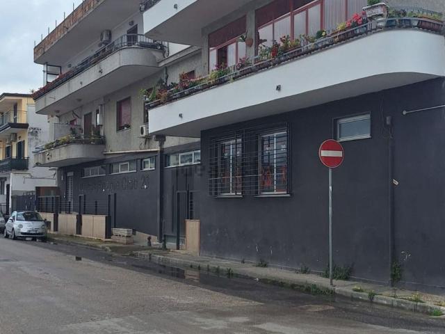 Locale Commerciale in vendita a Frattaminore, Campania