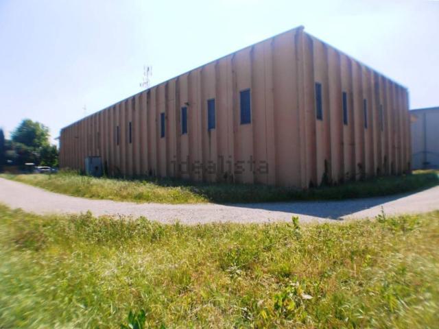 Locale Commerciale in vendita a Cernusco Sul Naviglio, Milano