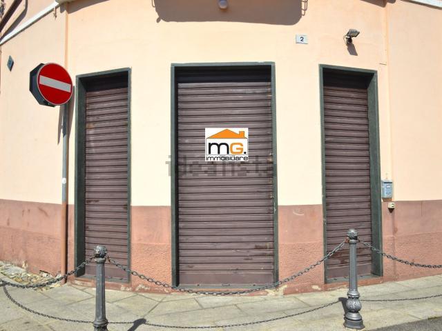Locale Commerciale in vendita a Lonate Pozzolo, Lombardia