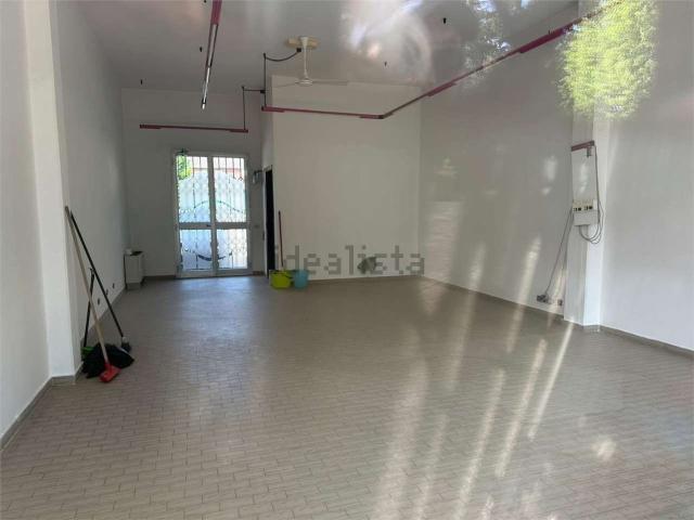 Locale Commerciale in vendita a Unione di comuni Terre di Castelli, Savignano Sul Panaro