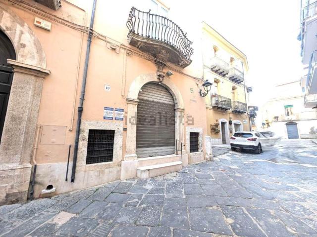 Locale Commerciale in vendita a Puglia, Foggia