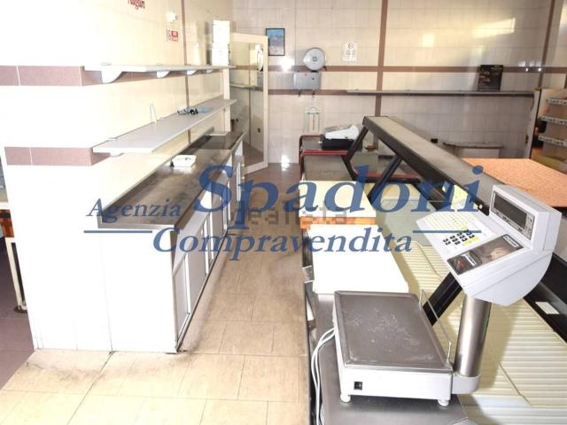 Locale Commerciale in vendita a Montecatini Alto, Montecatini Terme