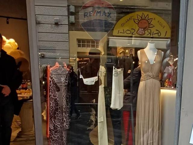 Locale Commerciale in vendita a Naiana, Empoli