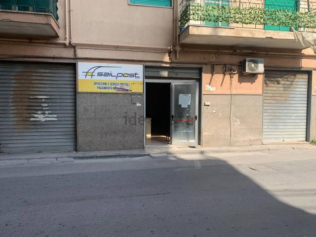 Locale Commerciale in vendita a Pioppaino, Castellammare Di Stabia