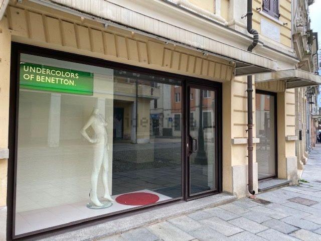 Locale Commerciale in vendita a Suzzara, Lombardia
