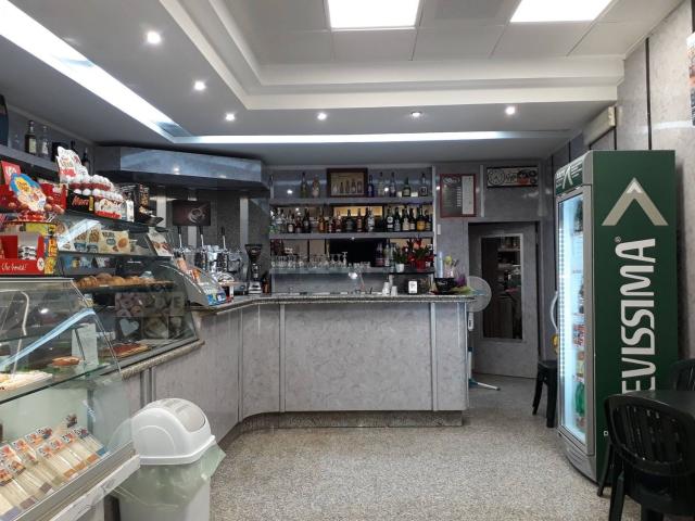 Locale Commerciale in vendita a Gaeta, Lazio