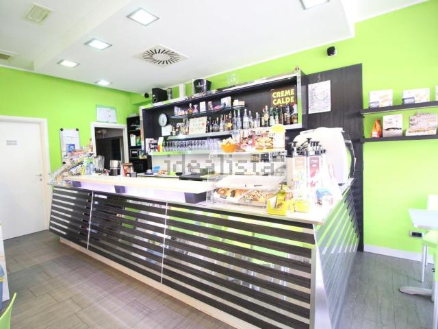 Locale Commerciale in vendita a Melegnano, Lombardia