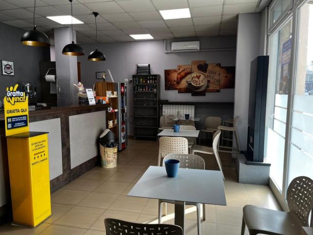 Locale Commerciale in vendita a Piemonte, Alessandria