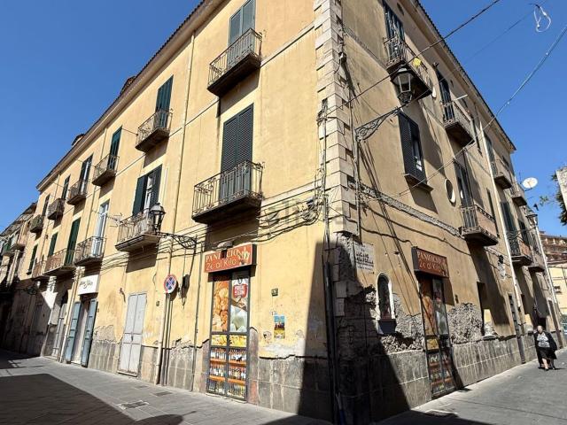 Locale Commerciale in vendita a Cicalesi, Nocera Inferiore
