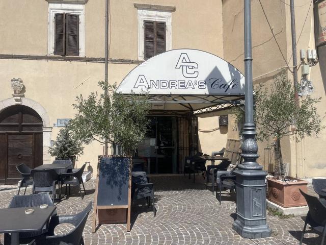 Locale Commerciale in vendita a Cerreto Di Spoleto, Umbria