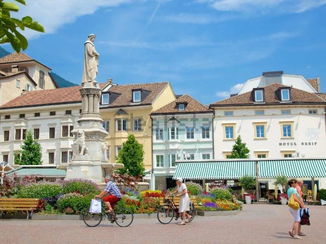 Locale Commerciale in vendita a Centro-Piani-Rencio - Zentrum-Bozner Boden-Rentsch, Bolzano - Bozen
