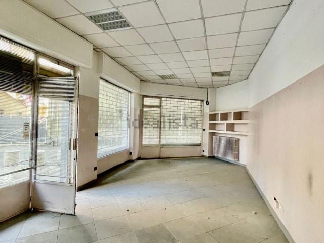 Locale Commerciale in vendita a Piemonte, Asti