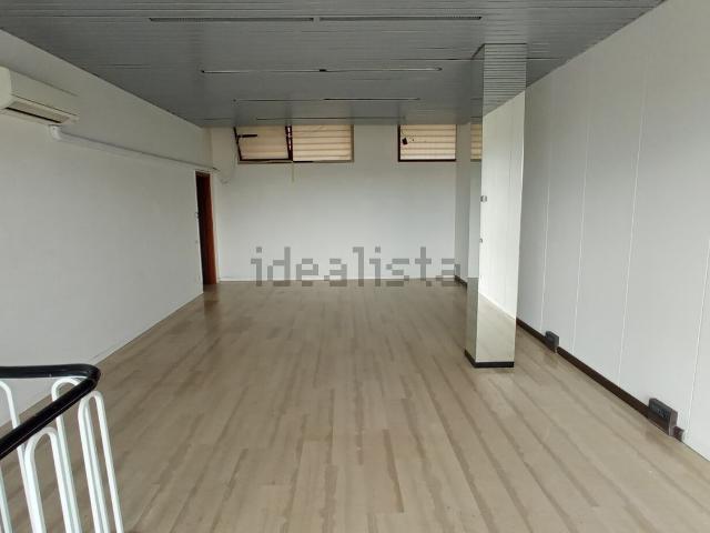 Locale Commerciale in vendita a Caselle, Selvazzano Dentro