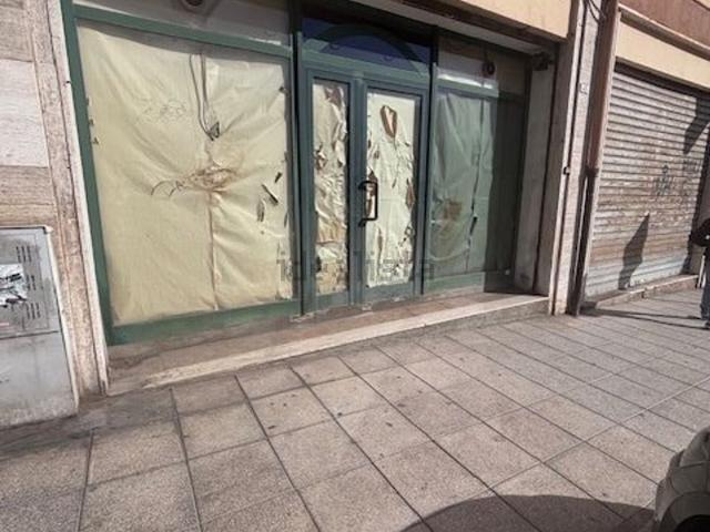 Locale Commerciale in vendita a San Benedetto, Cagliari