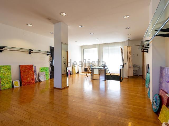 Locale Commerciale in vendita a Casetta, Como