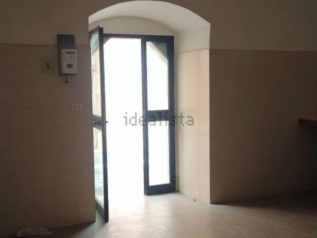 Locale Commerciale in vendita a Puglia, Bari