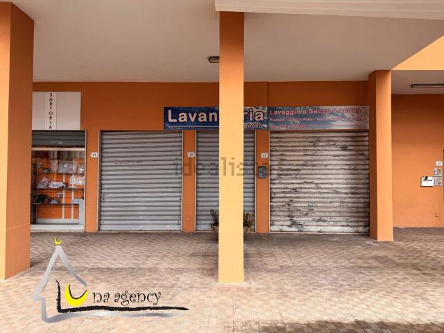 Locale Commerciale in vendita a Sabaudia, Lazio