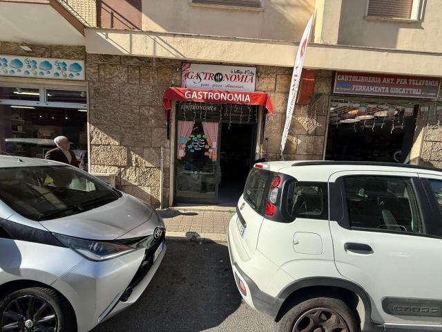 Locale Commerciale in vendita a Borgo Odescalchi, Roma Capitale