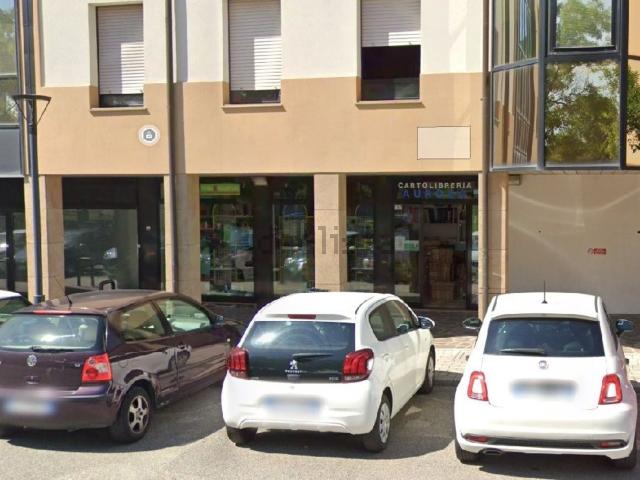 Locale Commerciale in vendita a San Biagio, Ravenna