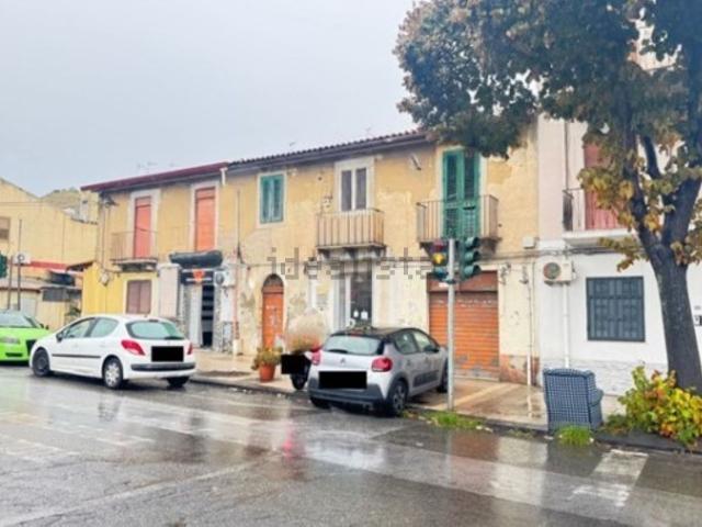 Locale Commerciale in vendita a III Circoscrizione, Messina