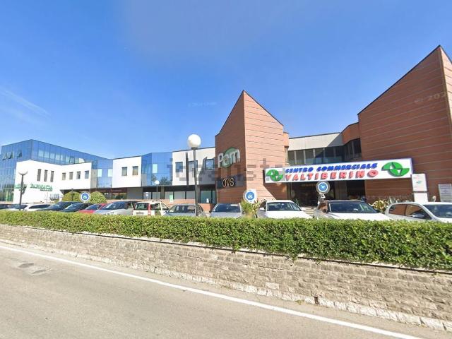 Locale Commerciale in vendita a Sansepolcro, Toscana