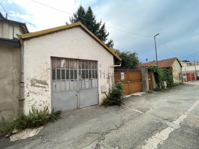 Locale Commerciale in vendita a Regina Margherita, Piemonte