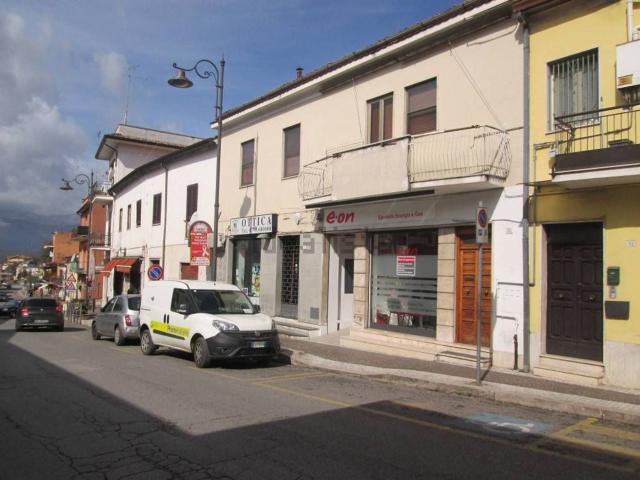 Locale Commerciale in vendita a Ceccano, Lazio