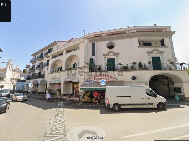 Locale Commerciale in vendita a Borgo San Lorenzo, Aversa