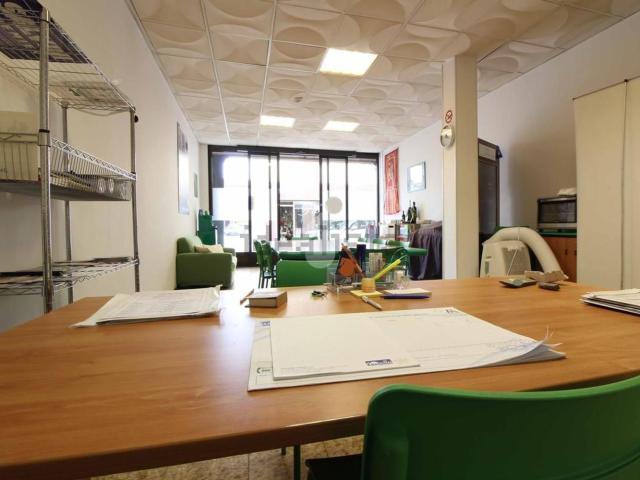 Locale Commerciale in vendita a Bagnolo Cremasco, Lombardia