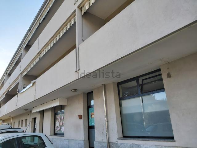 Locale Commerciale in vendita a Intra, Piemonte