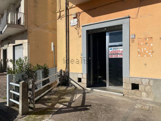 Locale Commerciale in vendita a Mercato San Severino, Campania