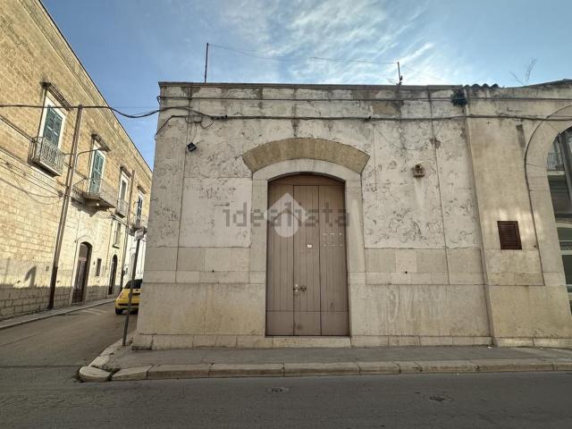 Locale Commerciale in vendita a Puglia, Barletta-andria-trani