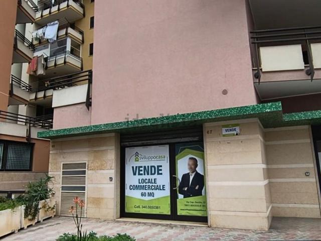 Locale Commerciale in vendita a Puglia, Barletta-andria-trani