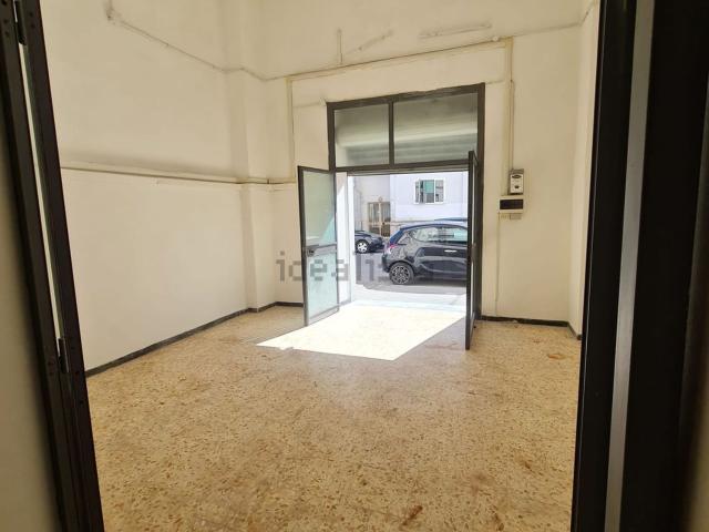Locale Commerciale in vendita a Pontecagnano