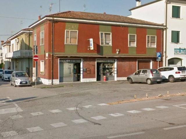 Locale Commerciale in vendita a Mizzana, Ferrara