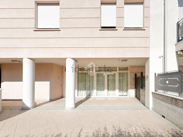 Locale Commerciale in vendita a Ospitaletto, Lombardia