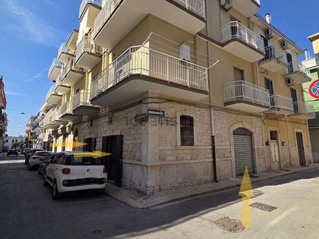 Locale Commerciale in vendita a Terlizzi, Bari