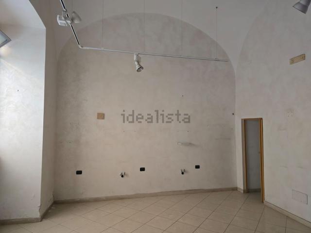 Locale Commerciale in vendita a Puglia, Barletta-andria-trani