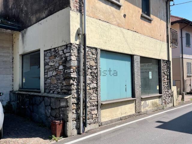 Locale Commerciale in vendita a Travedona, Travedona Monate