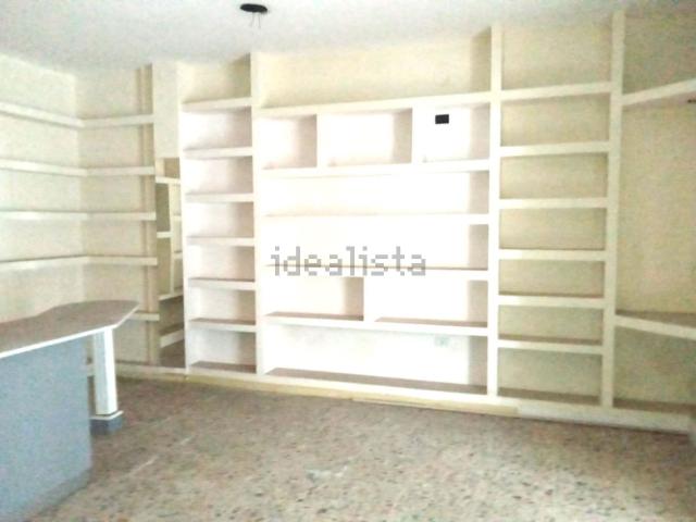 Locale Commerciale in vendita a Puglia, Taranto