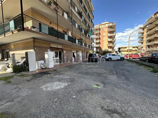 Locale Commerciale in vendita a Torre Flavia, Roma Capitale