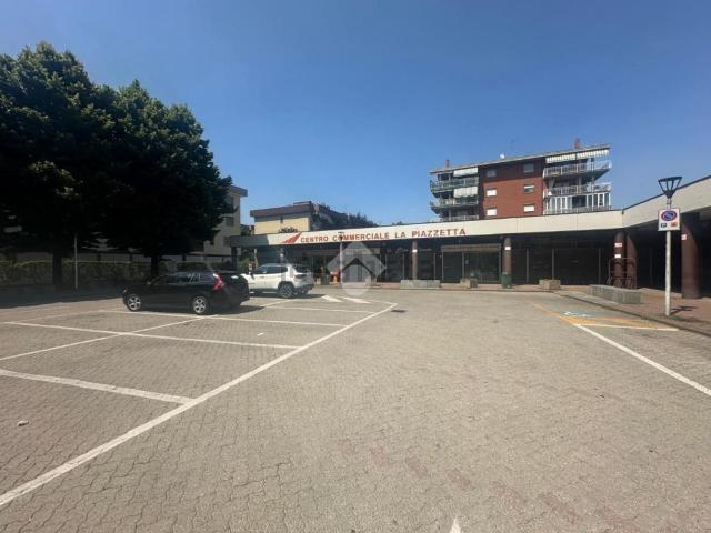 Locale Commerciale in vendita a Villaggio Dora, Piemonte