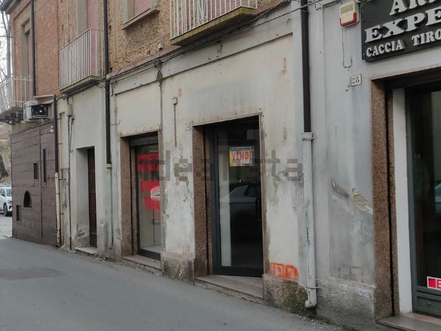 Locale Commerciale in vendita a Calabria, Vibo Valentia