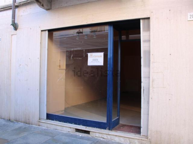 Locale Commerciale in vendita a Centro, Piemonte