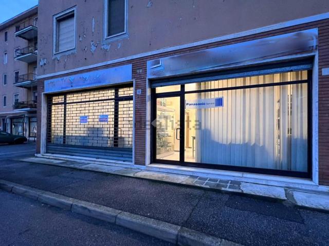 Locale Commerciale in vendita a Cremona, Lombardia