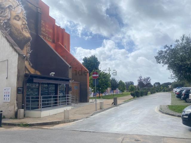 Locale Commerciale in vendita a Casalnuovo Di Napoli, Campania